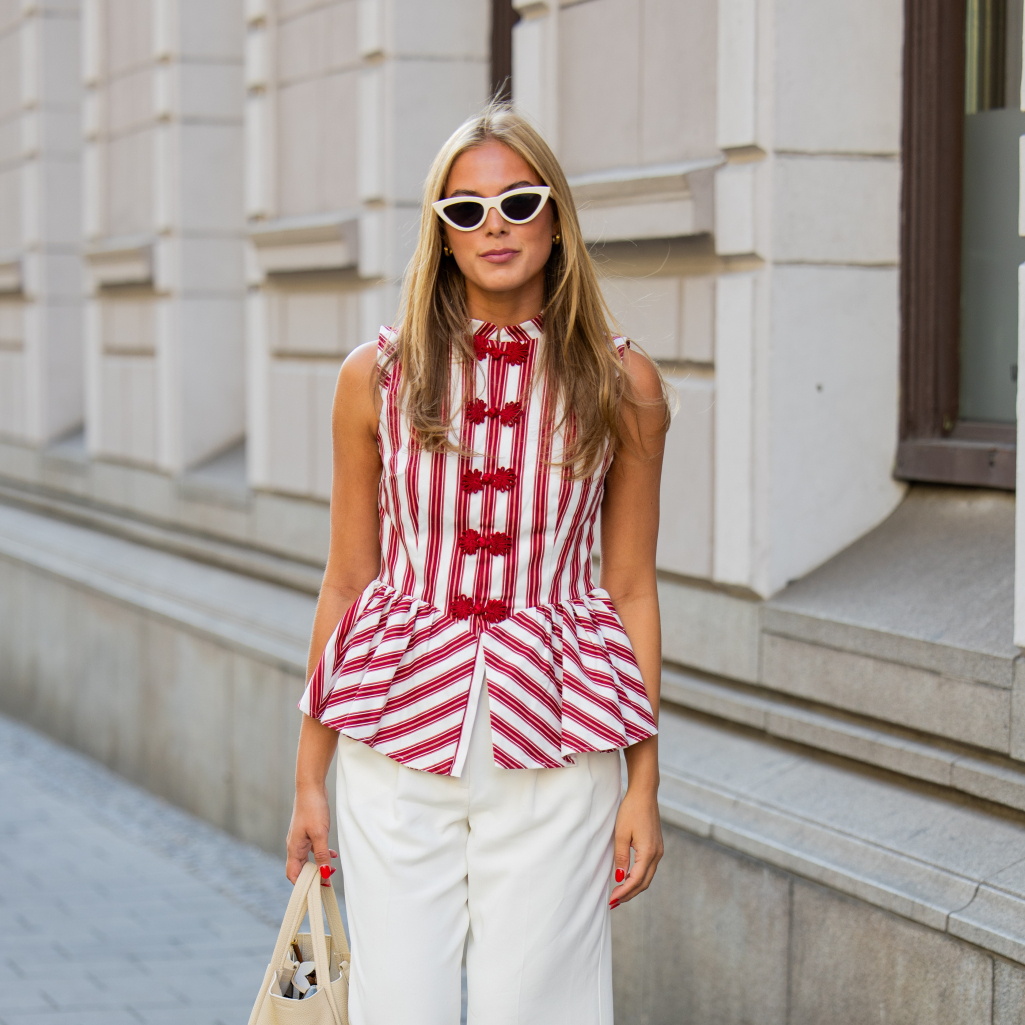 Το τοπ που φορούσαμε ξανά και ξανά το 2010 επιστρέφει πιο ανανεωμένο από ποτέ – Πώς θα το φορέσεις