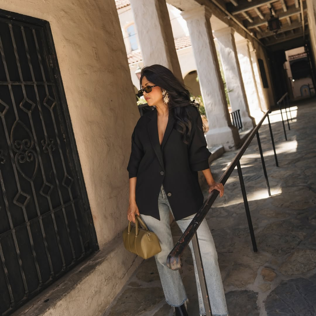 Τα τζιν που ταιριάζουν τέλεια σε petite γυναίκες – Κολακεύουν και χαρίζουν εφέ ψηλόλιγνης σιλουέτας 