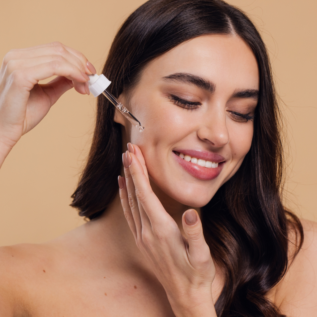 Ορός προσώπου με βιταμίνη C: Το μυστικό για λεία και λαμπερή όψη