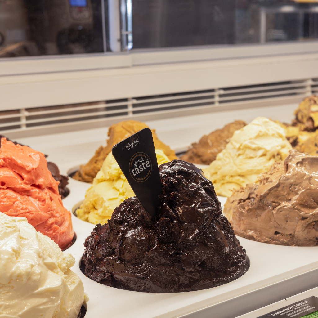 Βρήκαμε το Ice Cream spot που θα προσδώσει στις βόλτες στην Ακρόπολη δροσιά και γεύση με χαρακτήρα