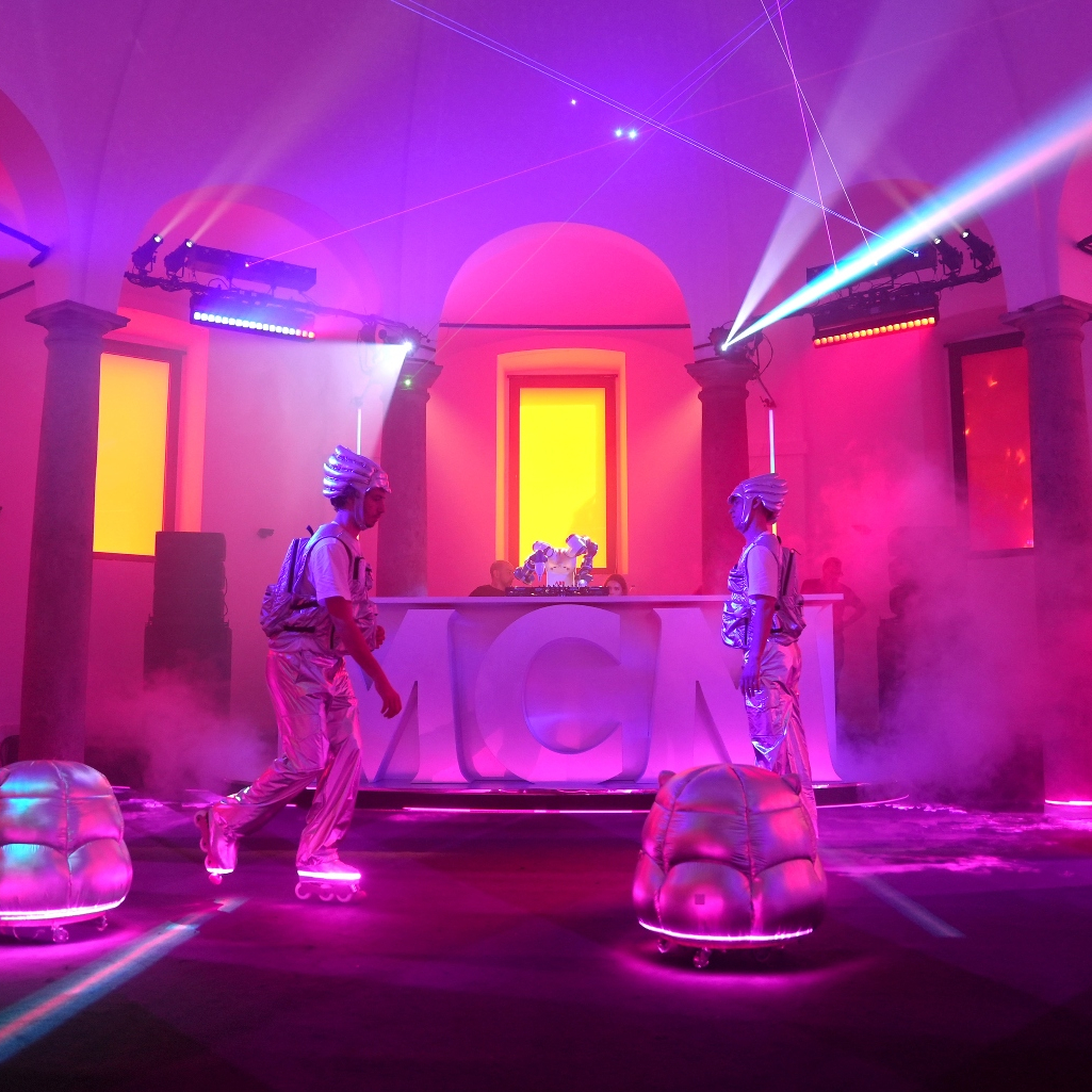 MCM “Disco on Mars”: Ένα διαγαλαξιακό ταξίδι design στο Μιλάνο με ελληνική παρουσία