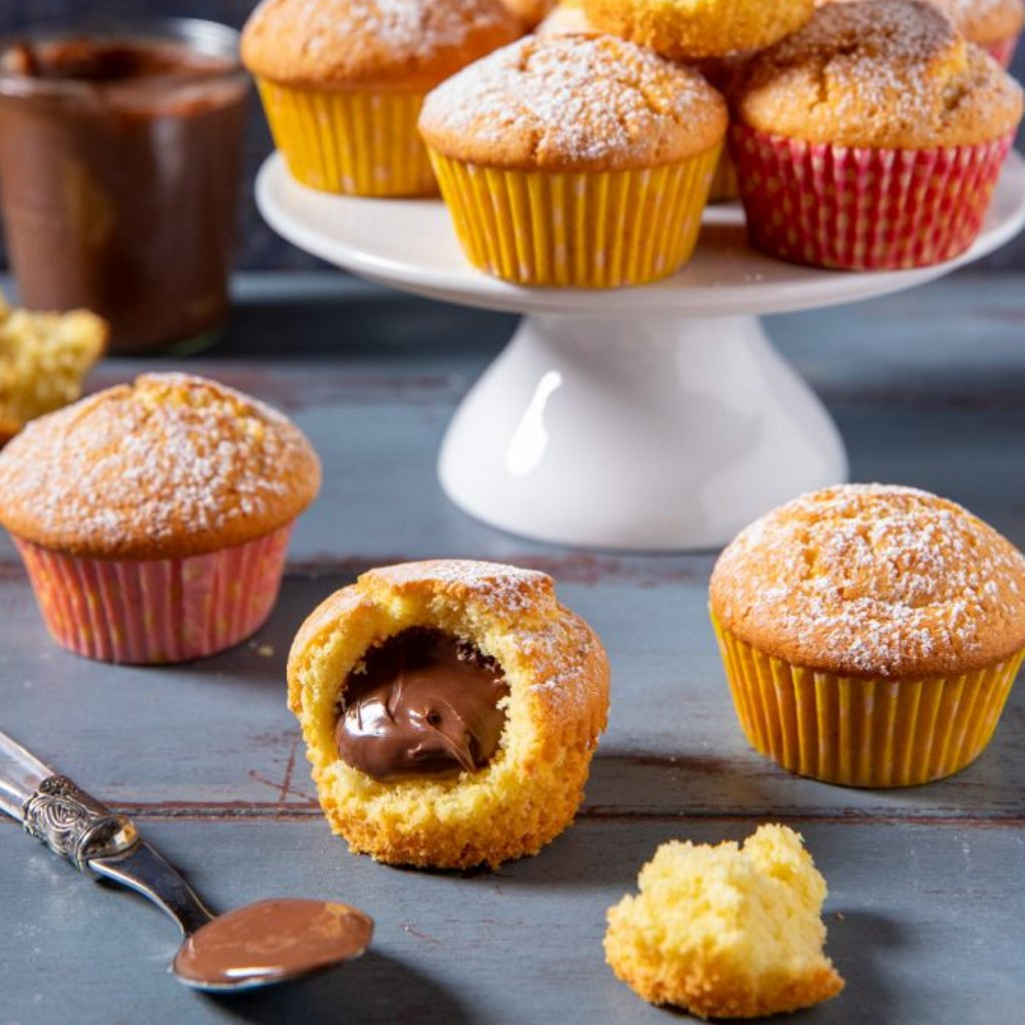 Τα πιο αφράτα muffins με κρυμμένη σοκολατένια έκπληξη