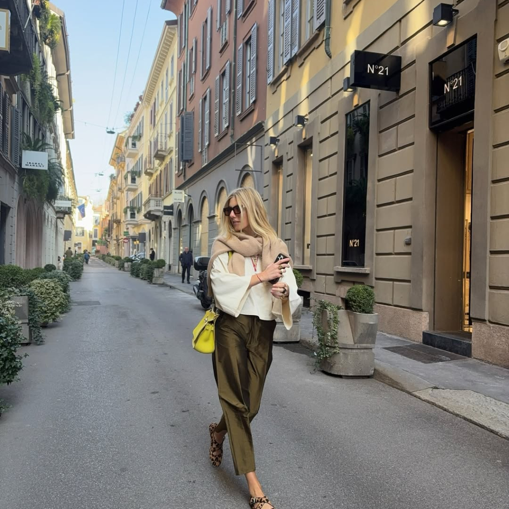 Μετά τα σατέν παντελόνια έρχονται τα taffeta pants – Πώς θα τα φορέσεις 