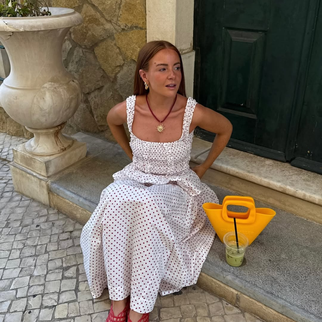 Jelly shoes: Τα «παιδικά» μας παπούτσια επιστρέφουν πάλι στις τάσεις της μόδας