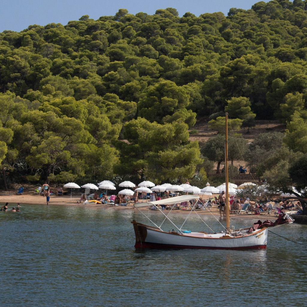 Οι καλύτερες παραλίες στις Σπέτσες