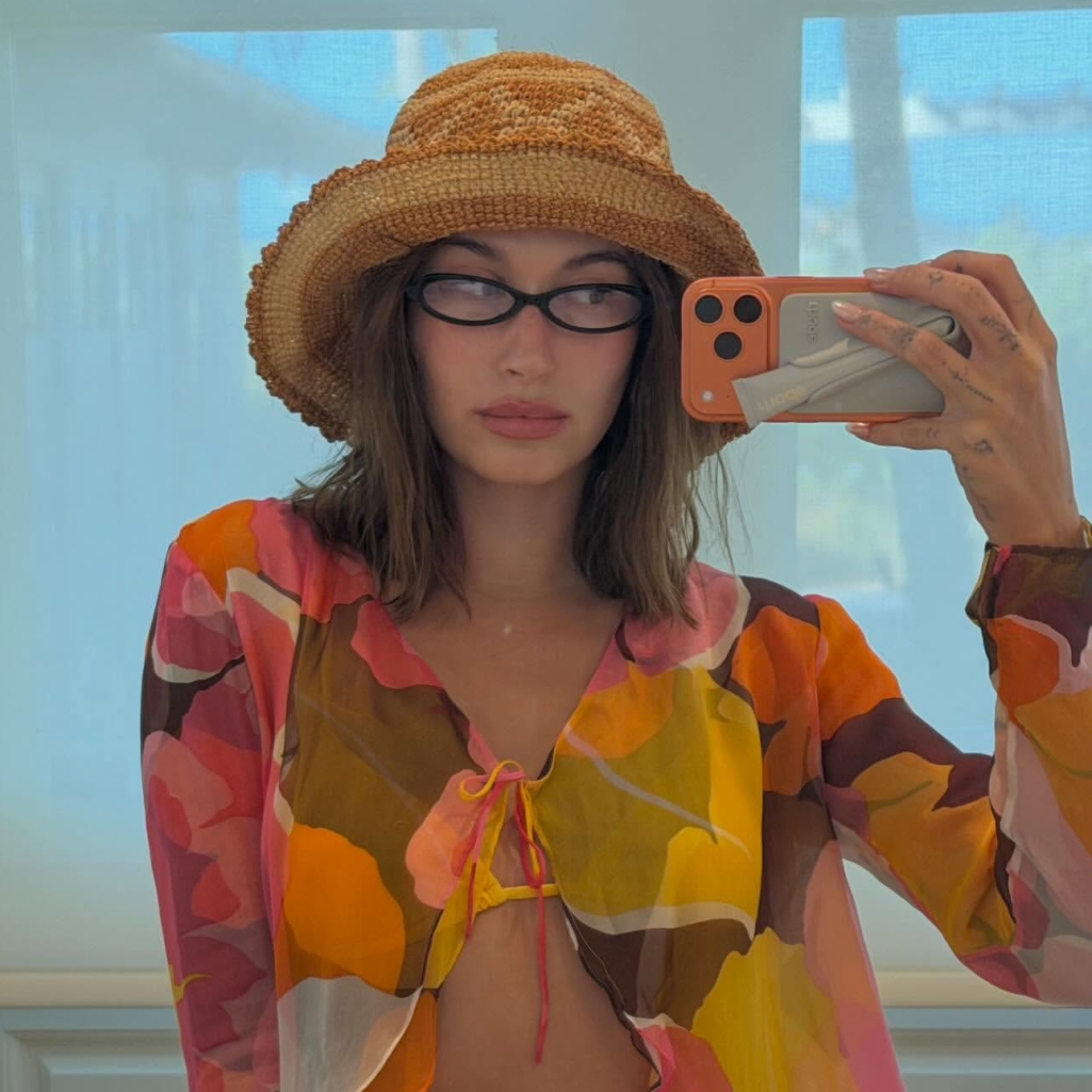 Hailey Bieber 