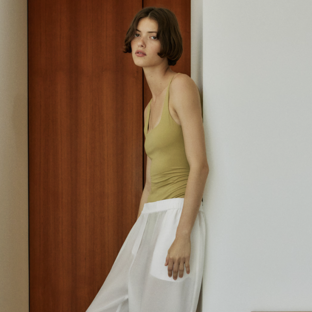 Το λινό παντελόνι από τα H&M που θα φορέσεις στην παραλία αλλά και στο ποτό 