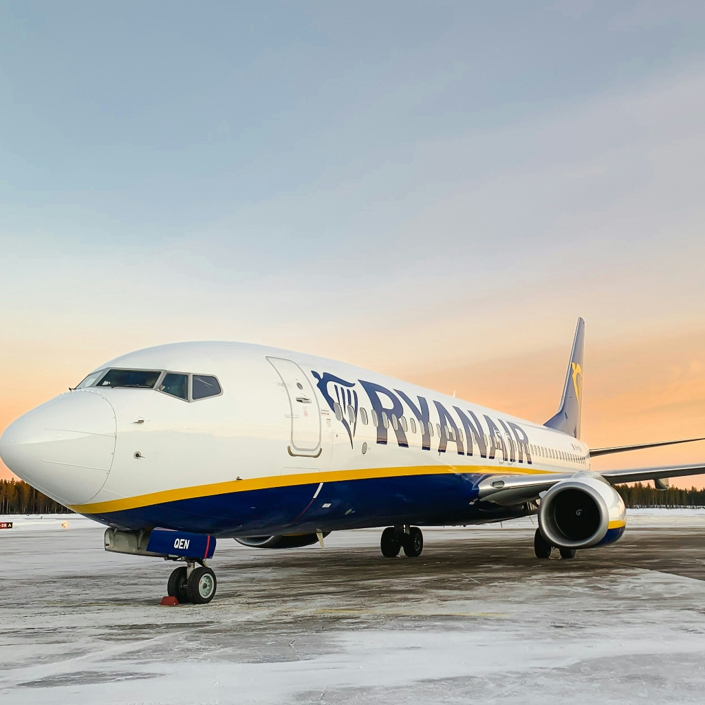 CEO της Ryanair: Σε «ζημιά από ξένο αντικείμενο» αποδίδει το σπασμένο παράθυρο