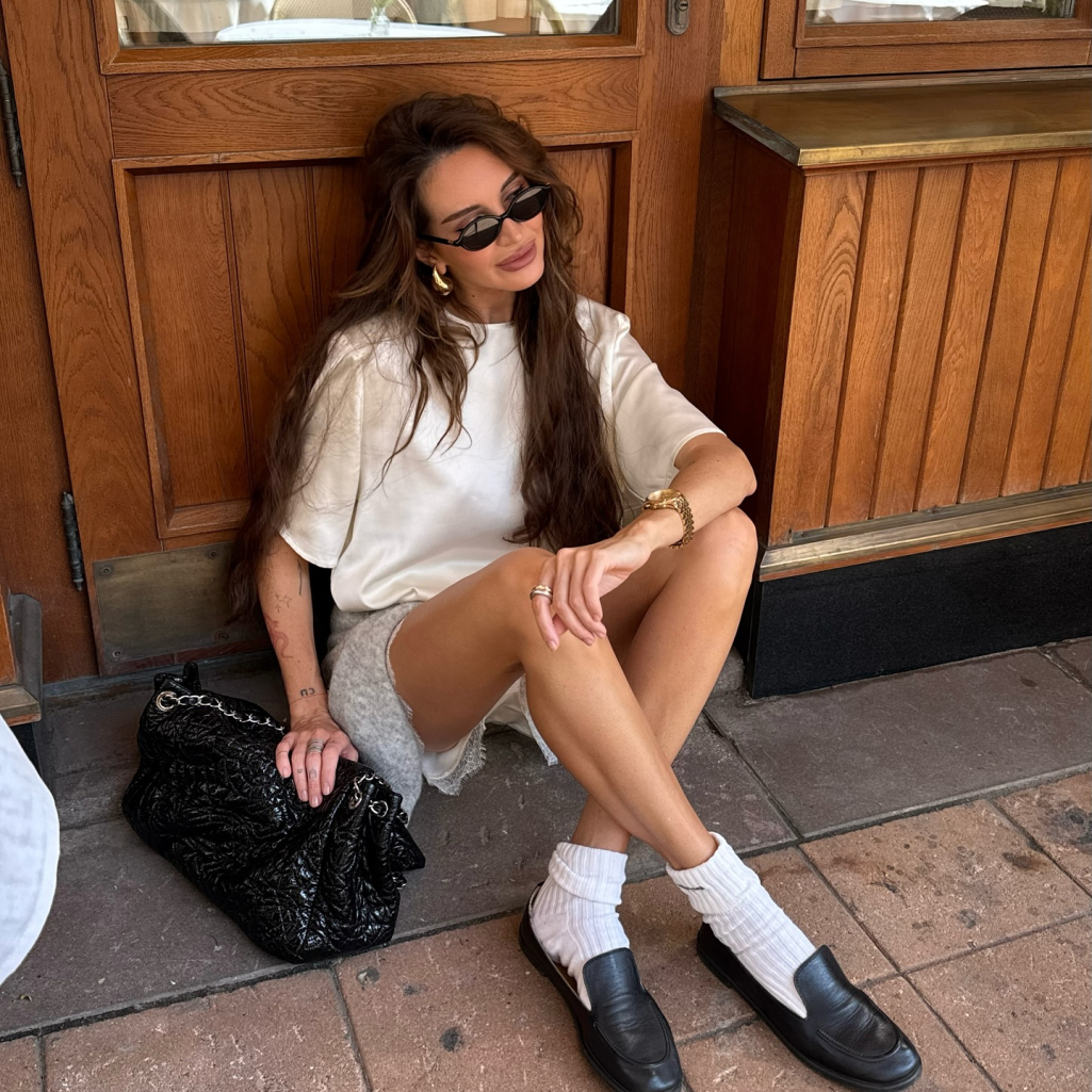 Μην ξαναφορέσεις τα σορτς σου με sneakers – 7 απρόσμενες εναλλακτικές που θα σε μεταμορφώσουν σε fashion icon