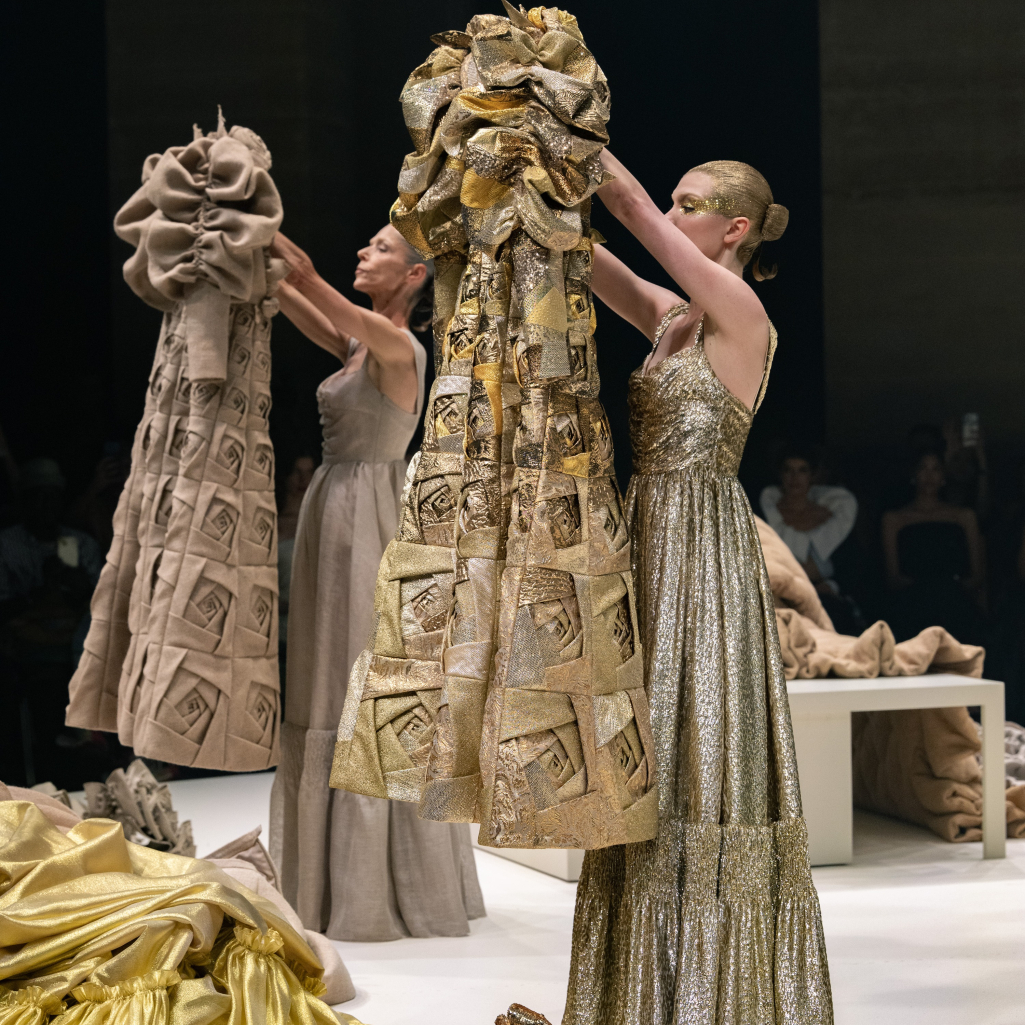 «Viktor&Rolf: Spectrum»: Η πρώτη μεγάλη έκθεση του οίκου έρχεται στην Ιταλία