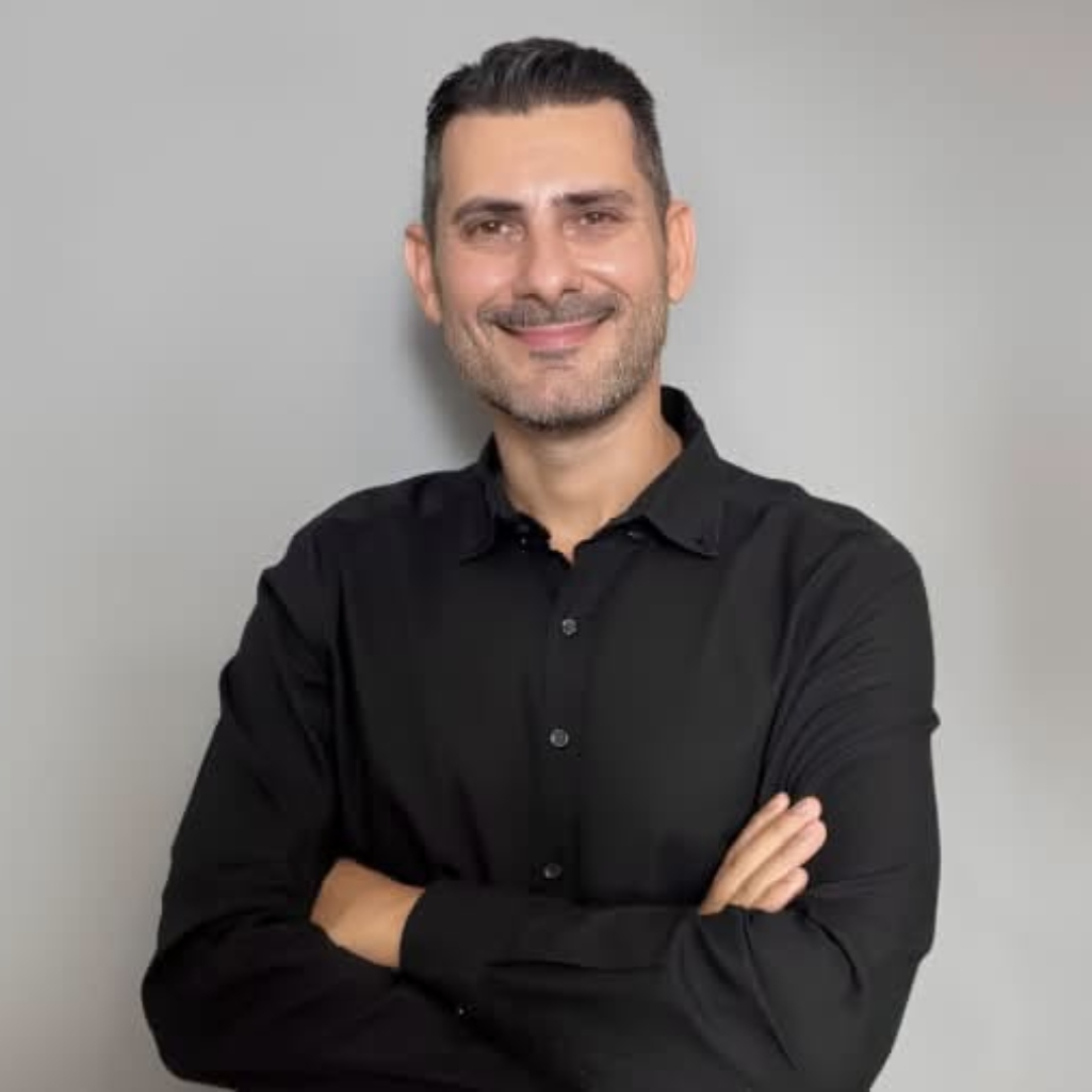 Ο Χρήστος Γεωργοκωστόπουλος γράφει ιστορία: Ο πρώτος Κωφός διδάκτορας στις Θεωρητικές Επιστήμες στην Ελλάδα