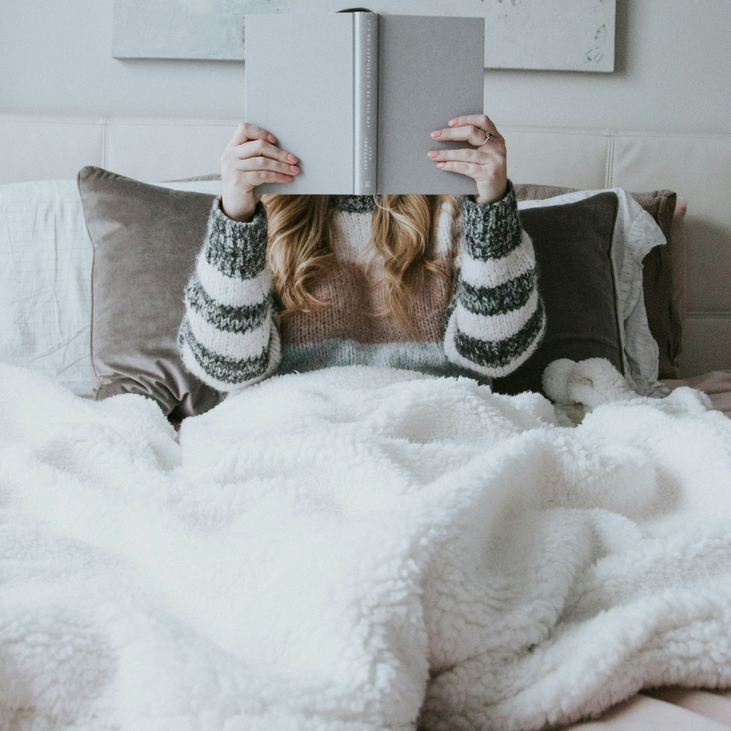 5 cozy κουβέρτες από τα Zara Home που είναι τώρα σε έκπτωση