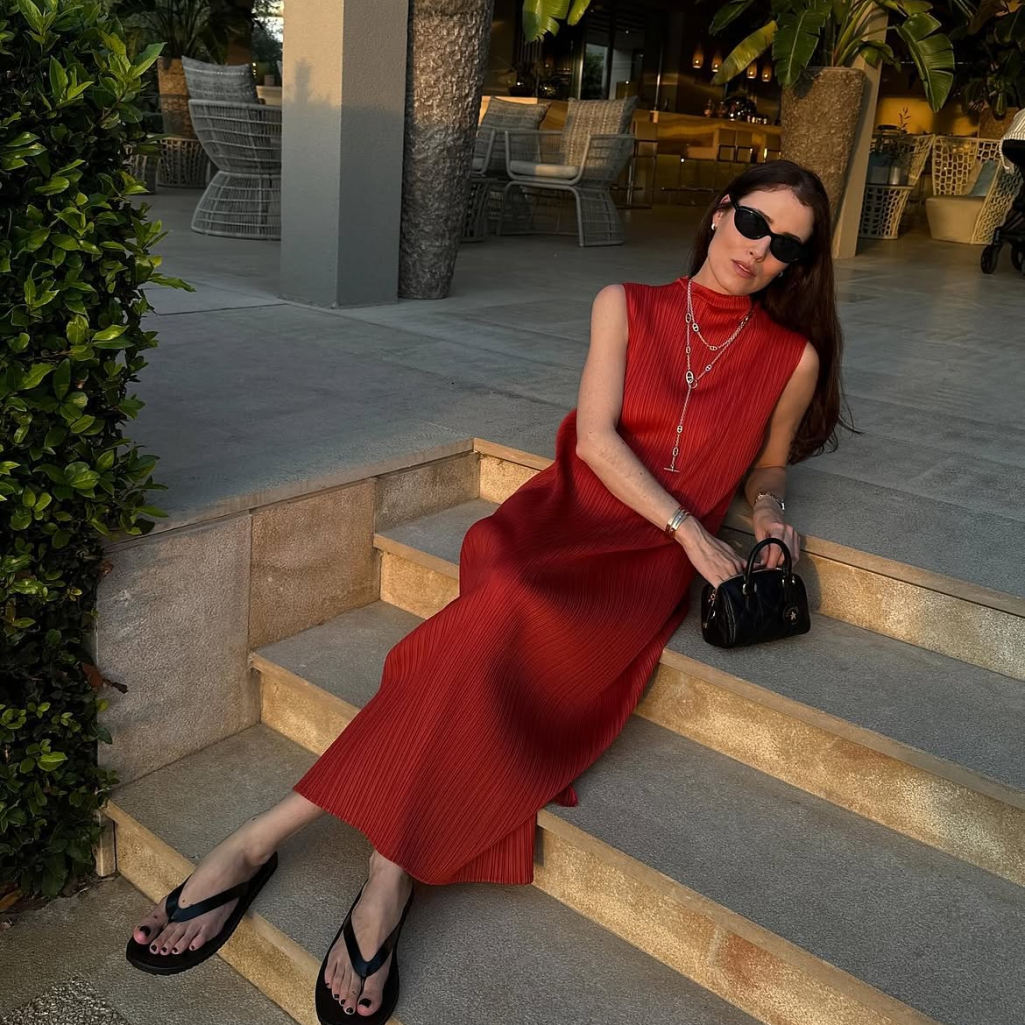 Το φόρεμα από τα Marks & Spencer που θα τονίσει ακόμη περισσότερο τη μαυρισμένη επιδερμίδα σου