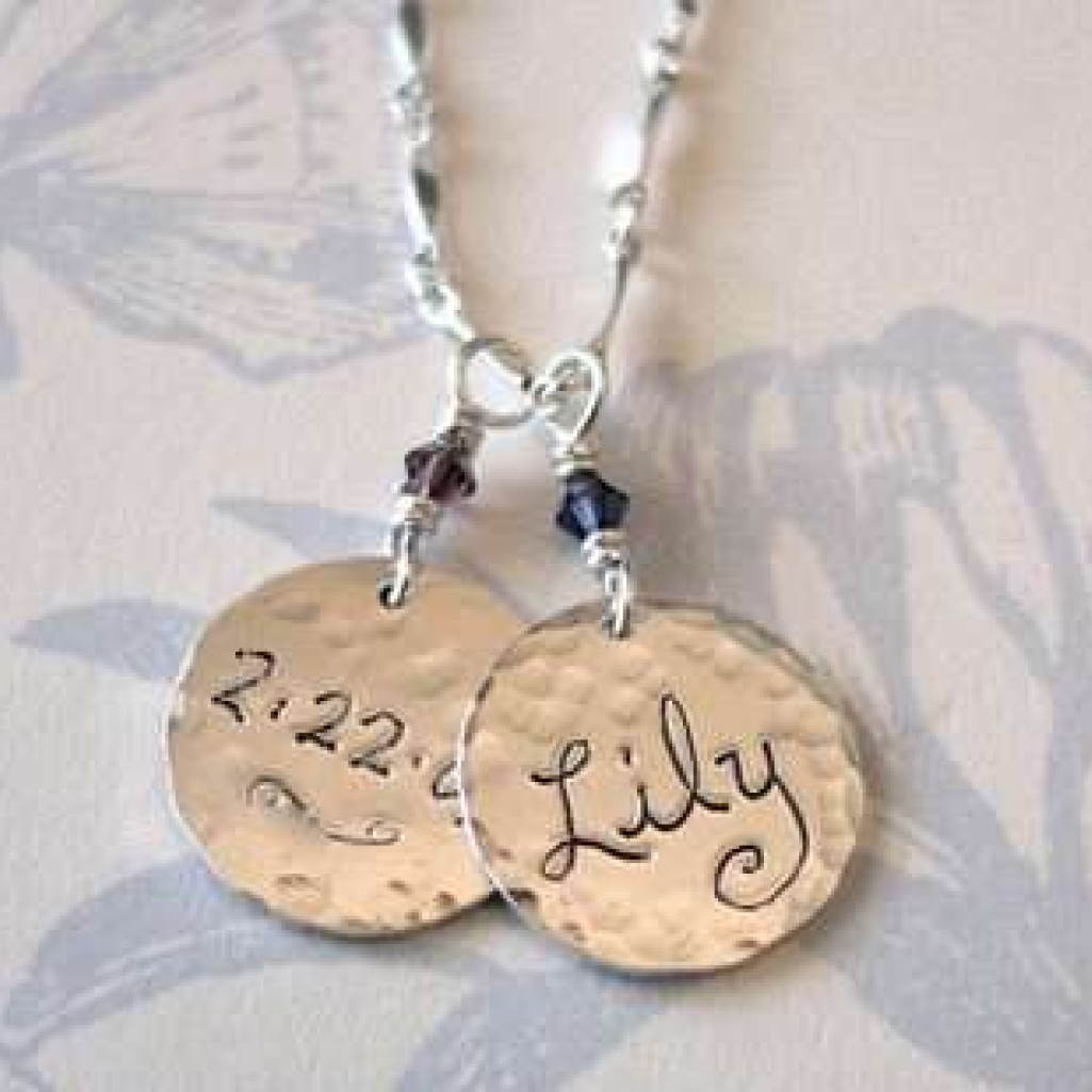 Moms-name-charm-necklace-in-silver-posh-2.jpg