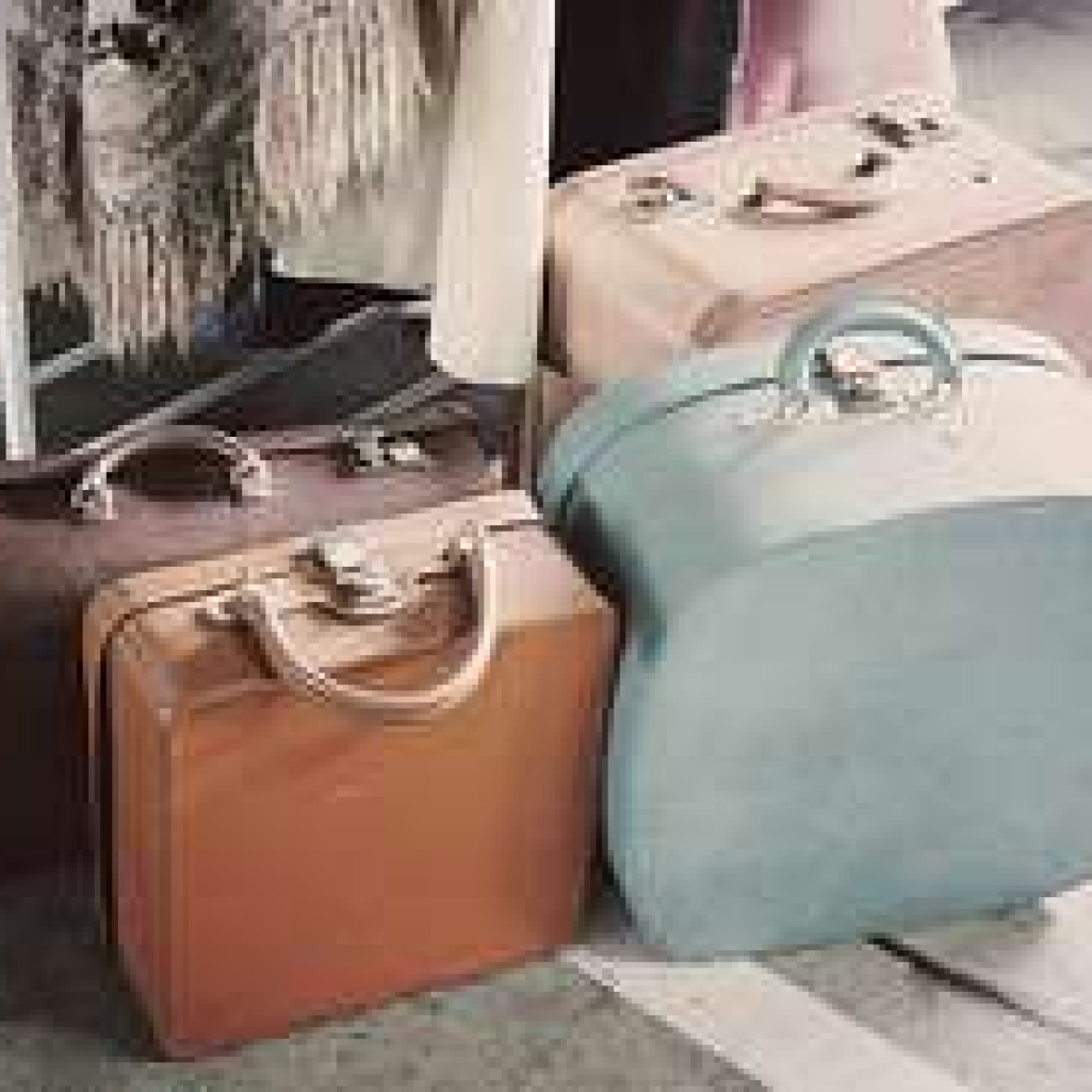 baggage-bags-blue-photography-travel-vintage-70284.jpg