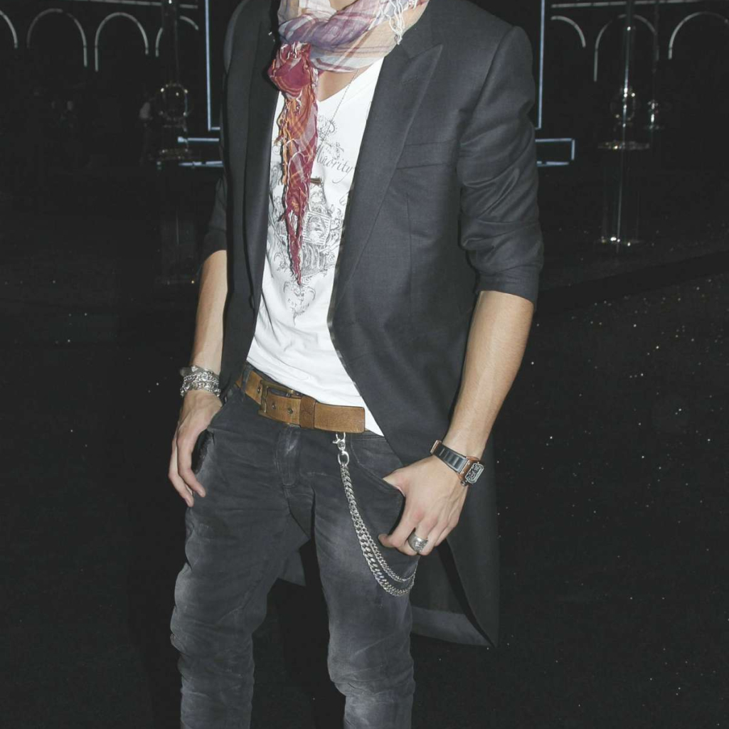 baptiste-giabiconi-arrive-19.jpg