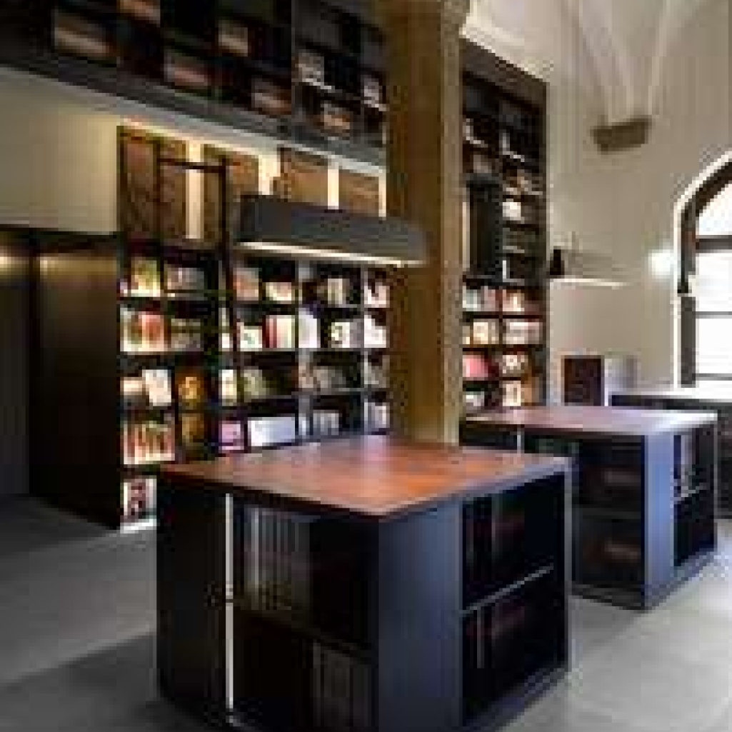 5a-wg_museo_Facade_bookstore_web_2column.jpg