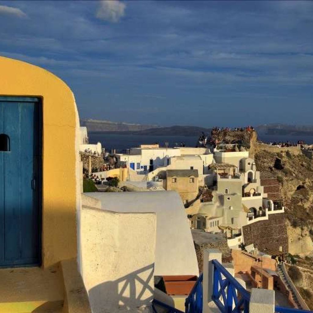 Greece-List_of_islands_of_Greece-Oia_Greece-Santorini.jpg