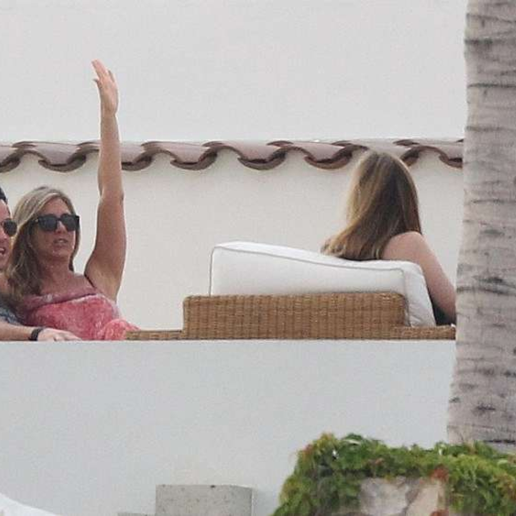 aniston-main1.jpg