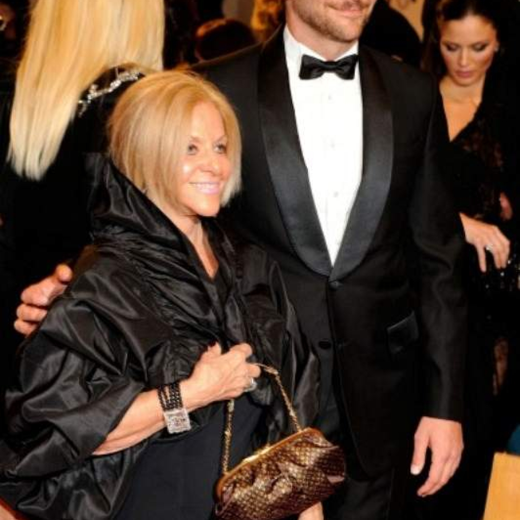 BRADLEY-COOPER-GLORIA.jpg