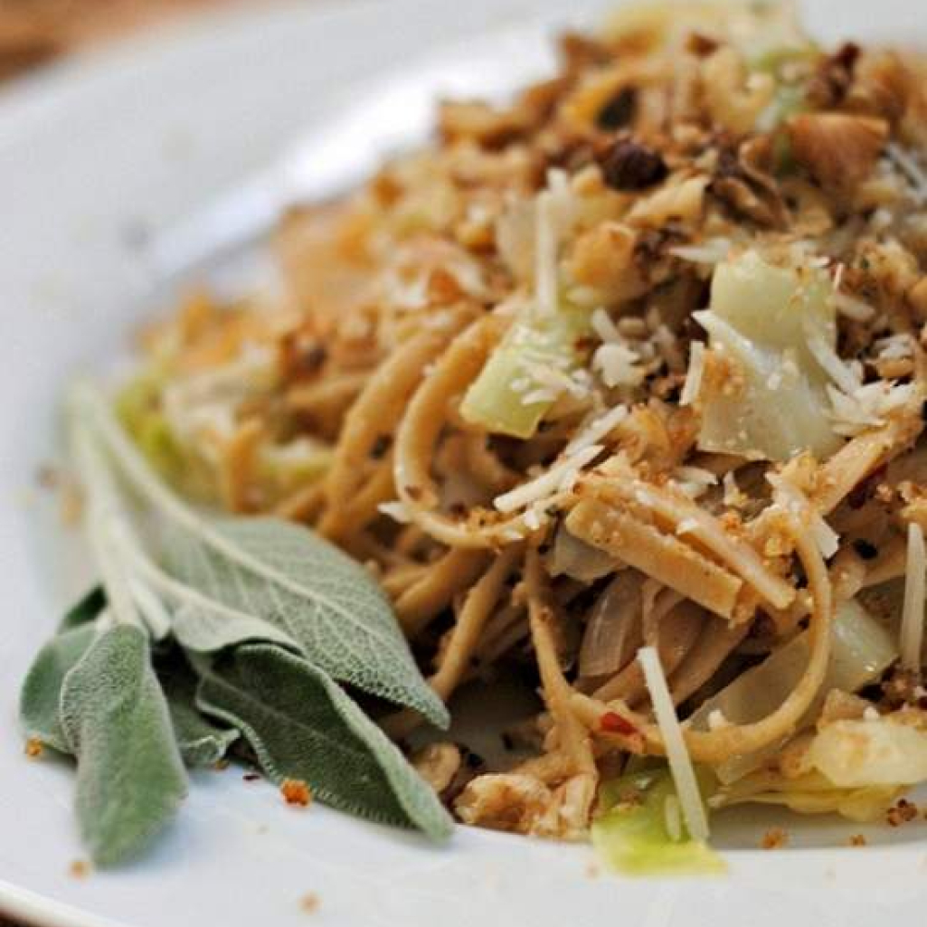 Copy-of-meatless-monday-caramelized-cabbage-and-onion-pasta-with-bread-crumb.jpg