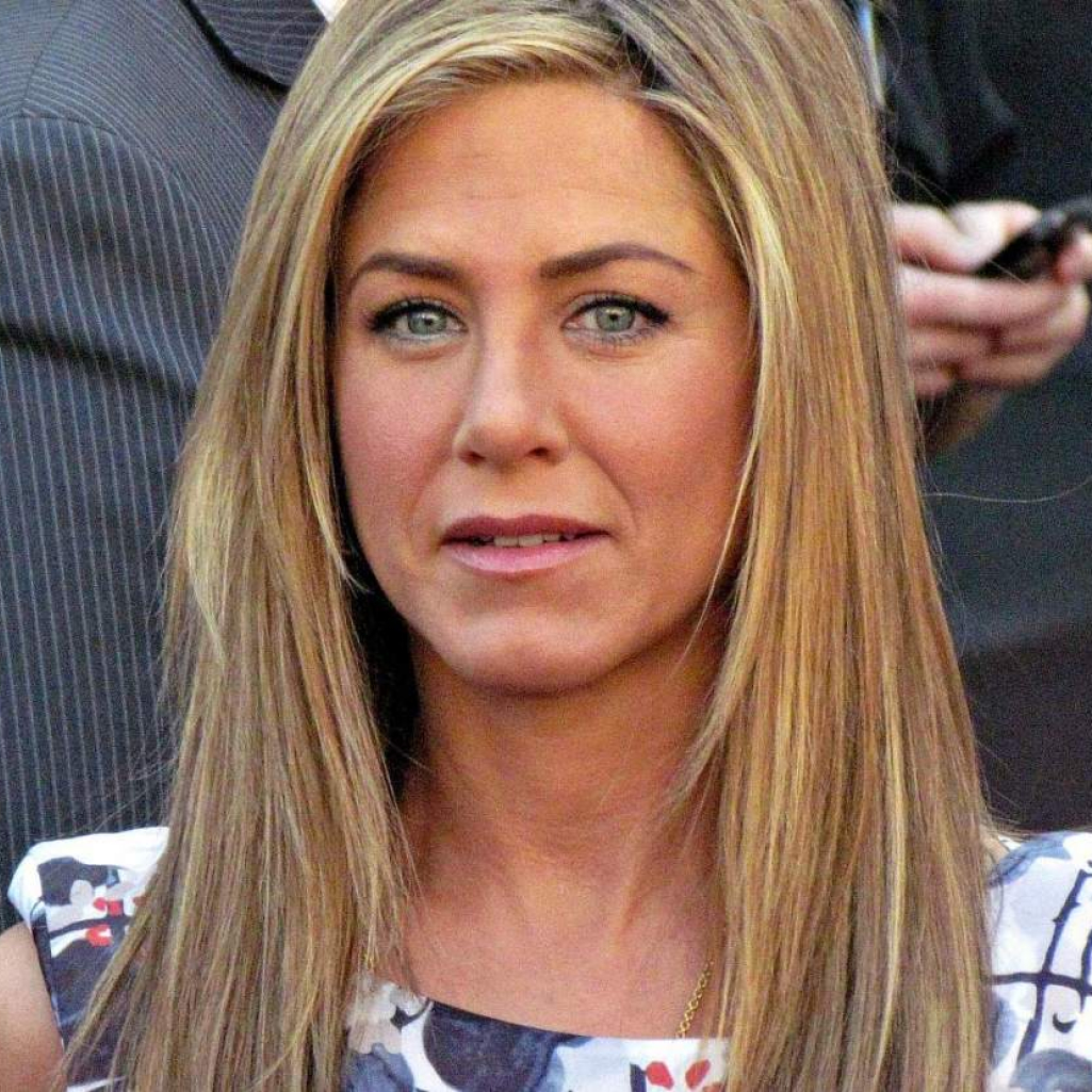 JENNIFER-ANISTON.jpg
