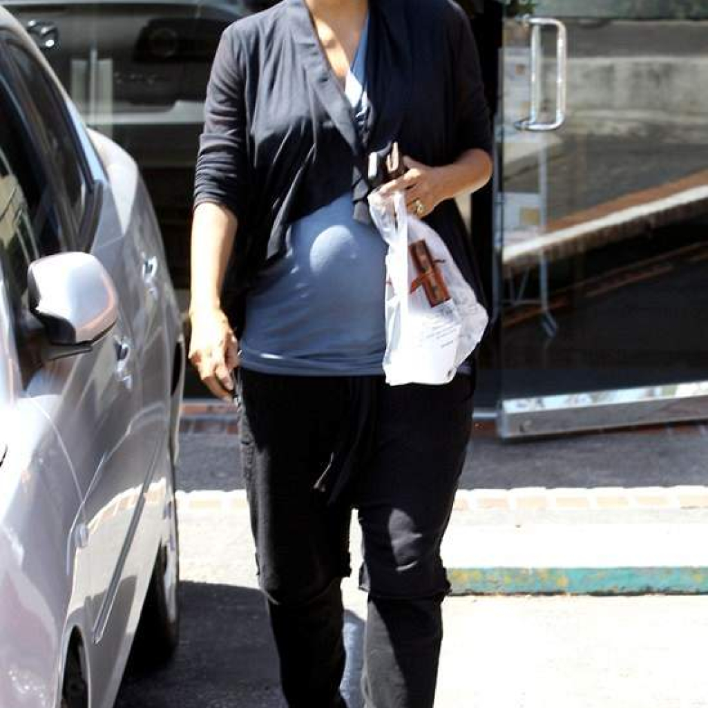 HALLE-BERRY-6.jpg