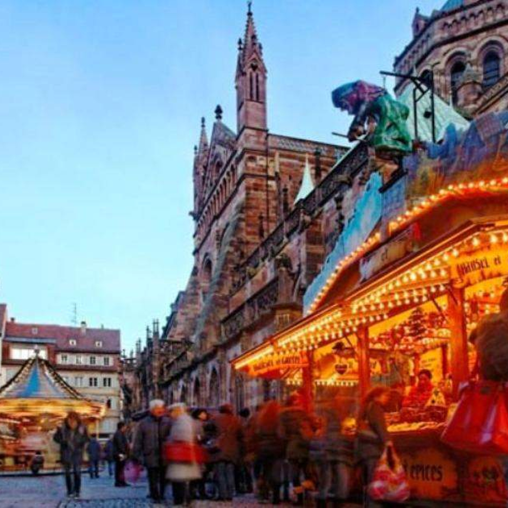 2-christkindlesmarik-strasbourg-france1.jpg