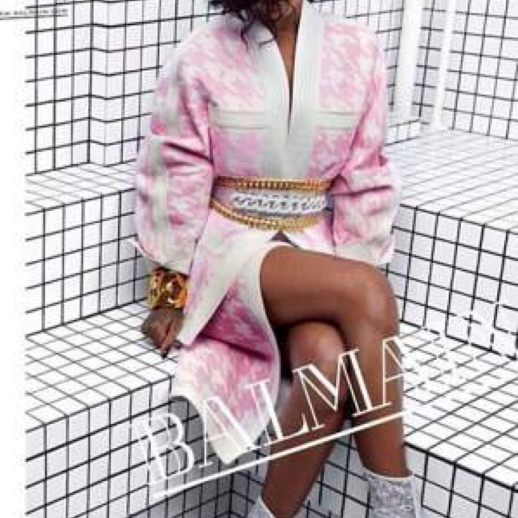 balmain-rihanna-vogue-17dec13-twitter_b_426x6391.jpg