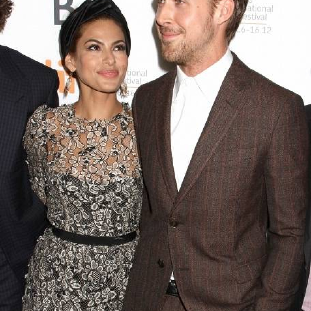 Ryan-Gosling-Eva-Mendes-TIFF-090712-5-729x1024.jpg