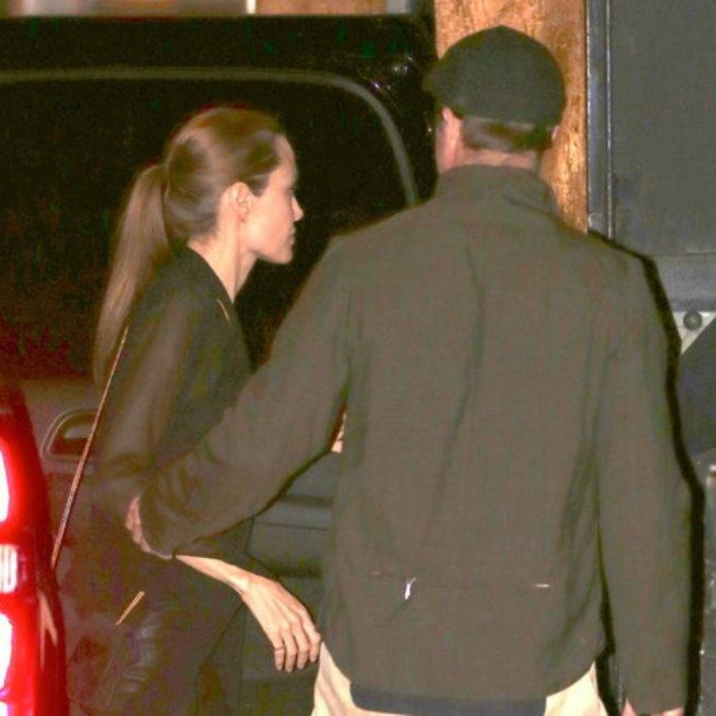 Angelina-Jolie-Brad-Pitt-Troubadour.jpg