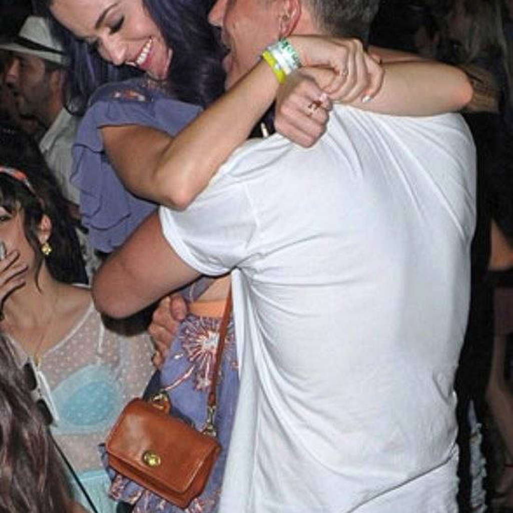 Katy-Perry-Rob-Ackroyd-2012.jpg