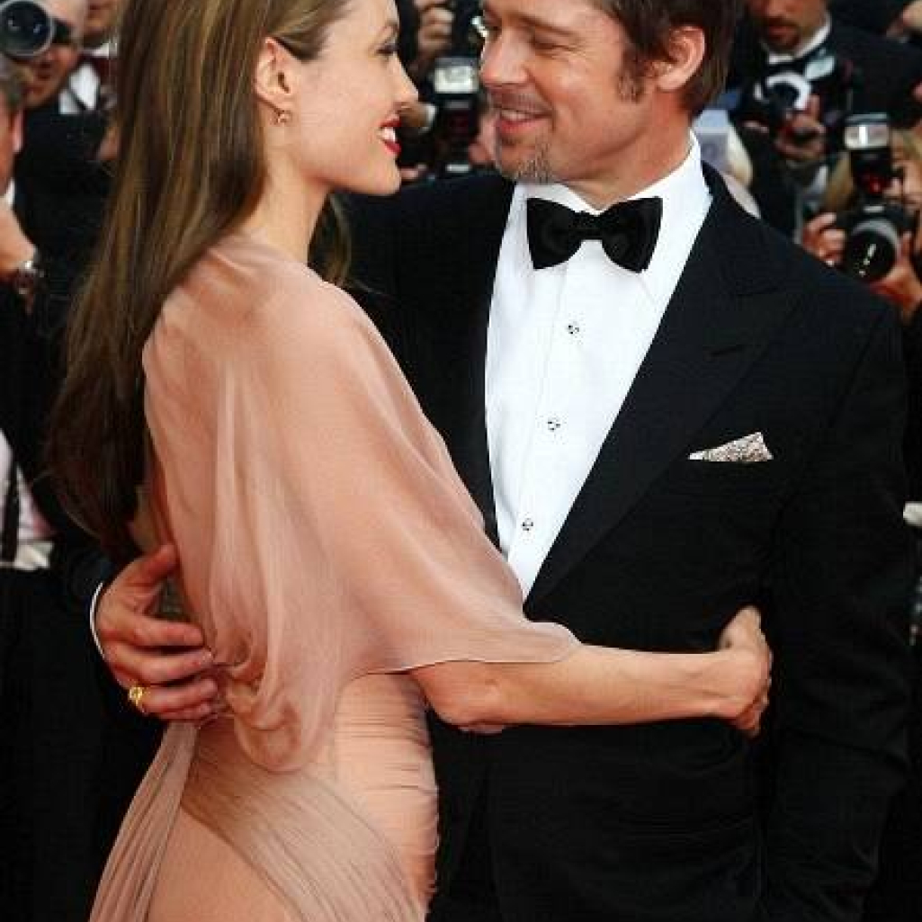 brad-pitt-angelina-jolie-cannes-inglorious-basterds-premiere-07.jpg