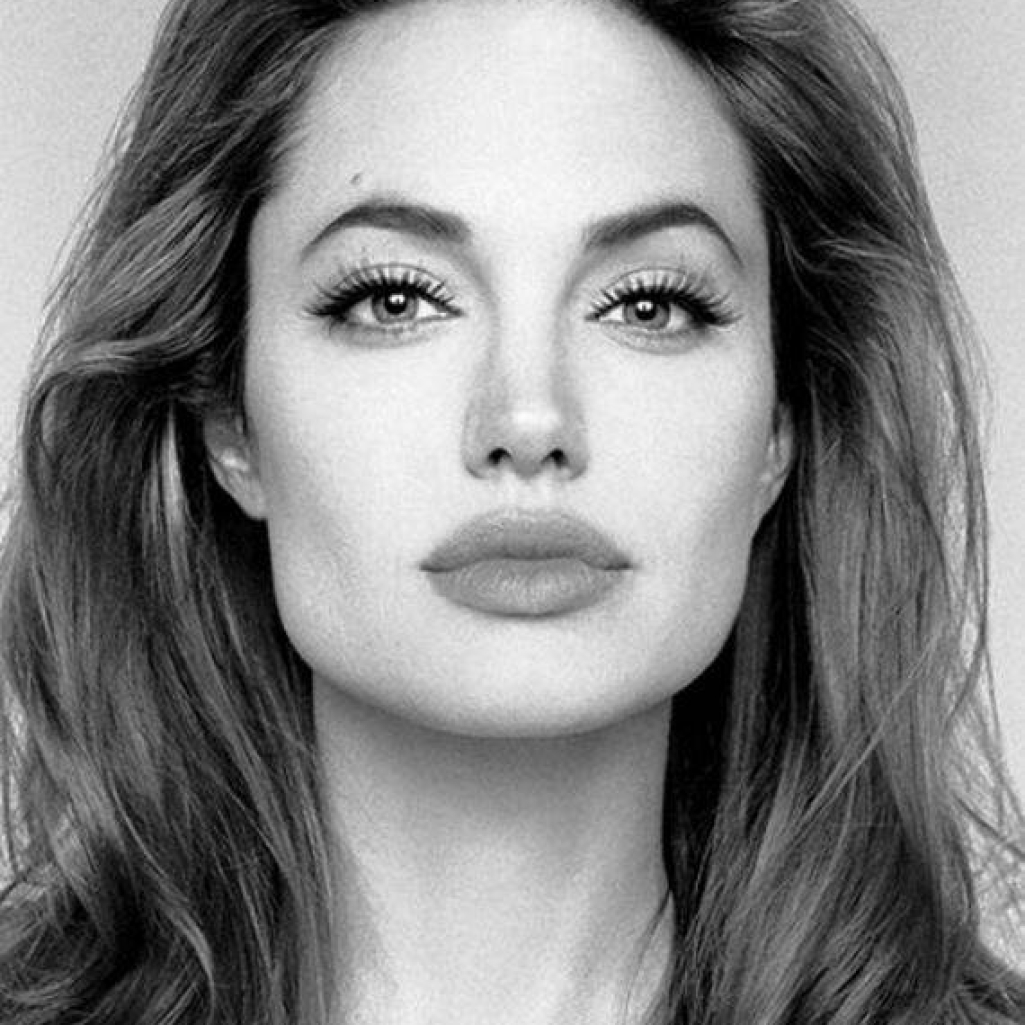 Angelina-Jolie1.jpg