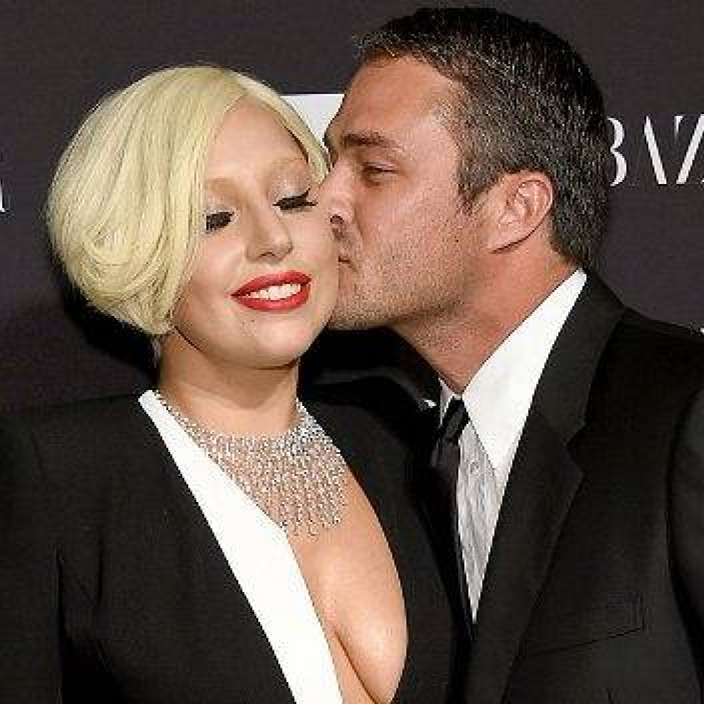Lady-Gaga-Taylor-Kinney-Engaged.jpg