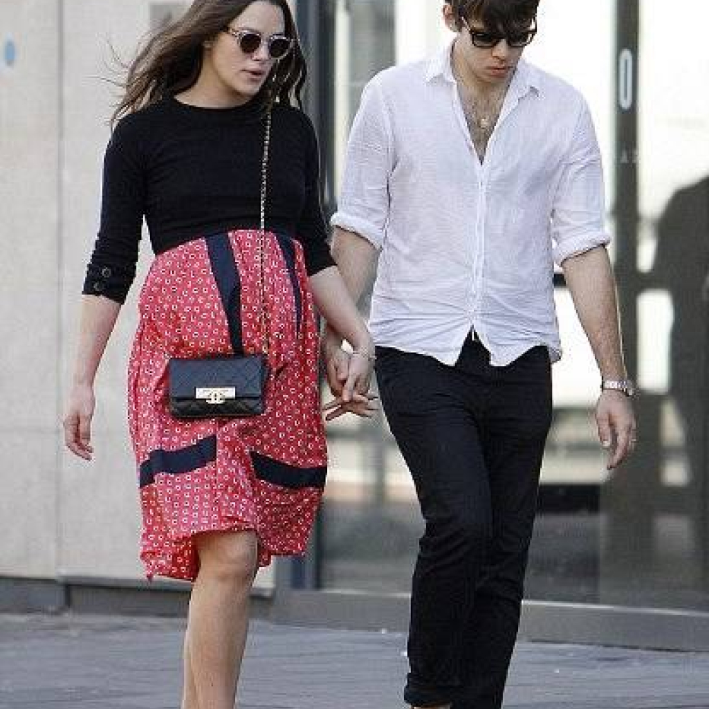 Knightley_pregnant_9.jpg