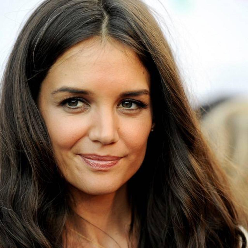 114453649-Katie-Holmes-Hair.jpg