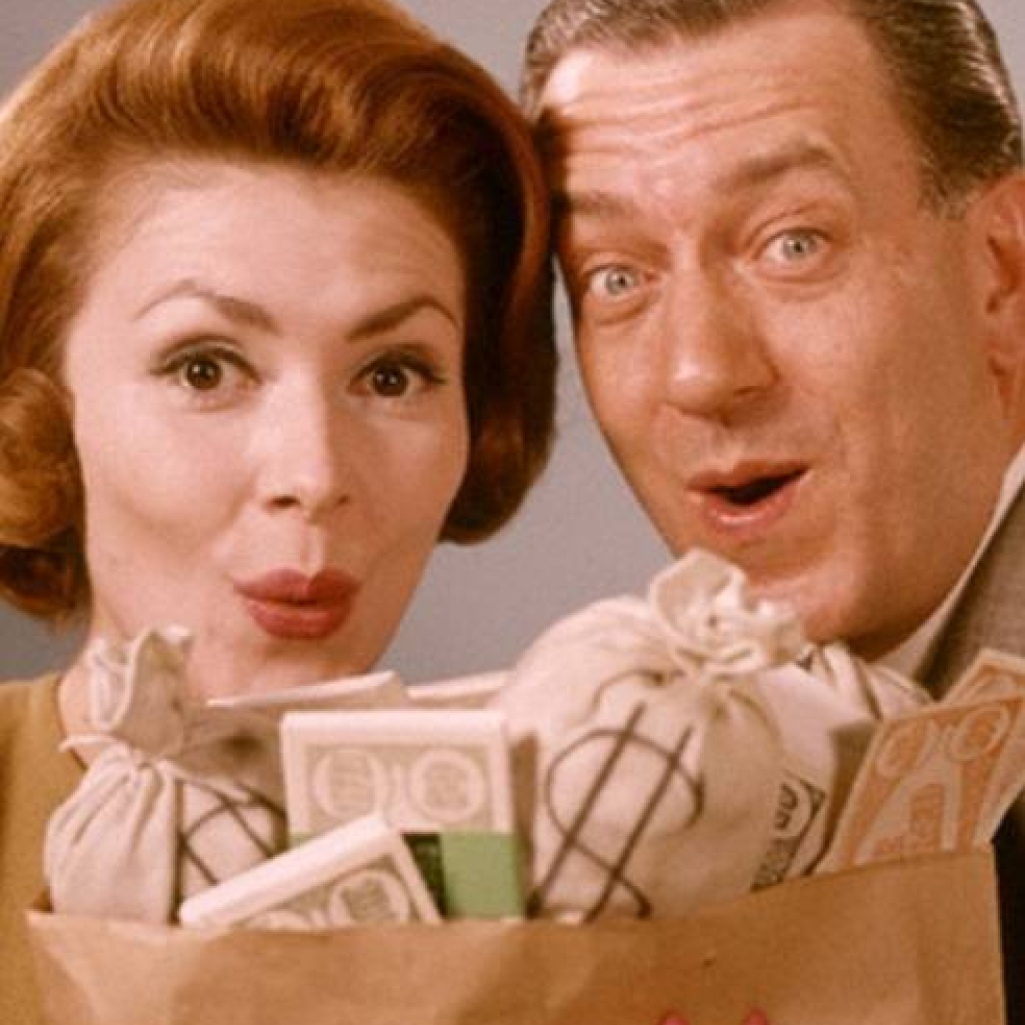 50s-couple-money-spend-rich-man-woman-cash1.jpg