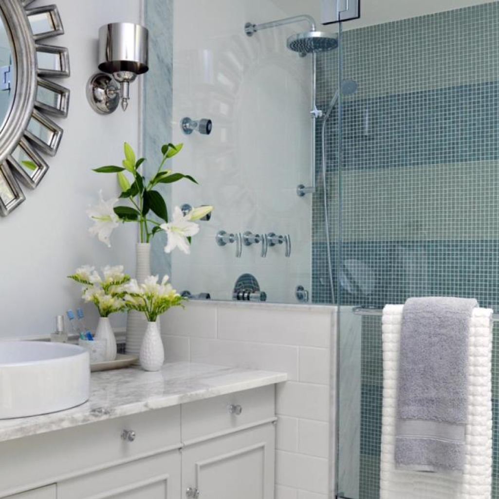 FLSRA204FL_main-bathroom-Crop.jpg.rend_.hgtvcom.1280.960.jpeg