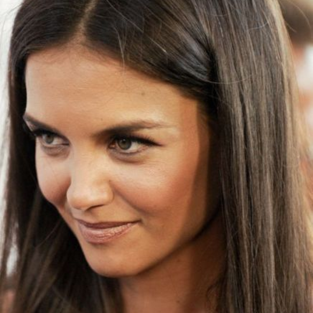 katie-holmes-face.jpg
