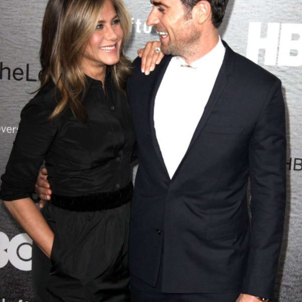 Jennifer-Aniston-Justin-Theroux-wedding-01.jpg