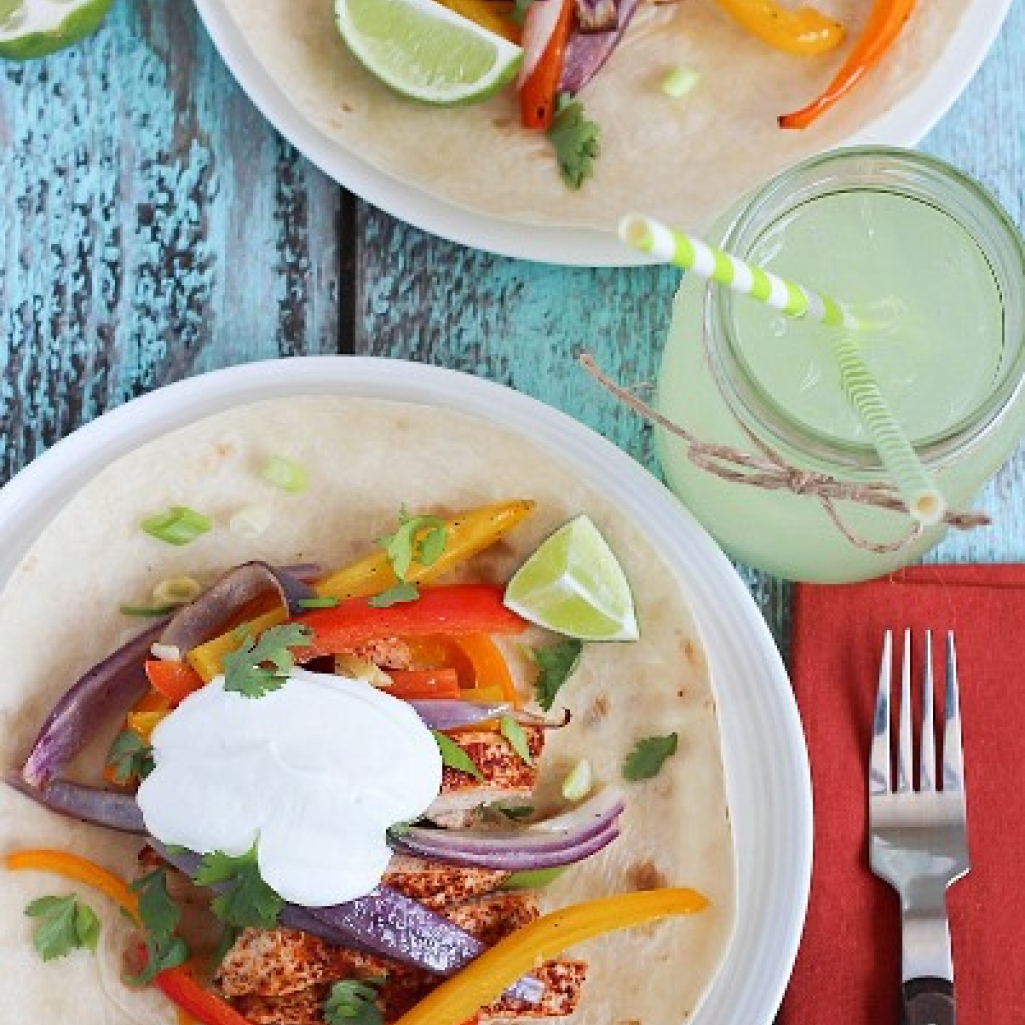 Easy-Chicken-Fajitas-15570.jpg