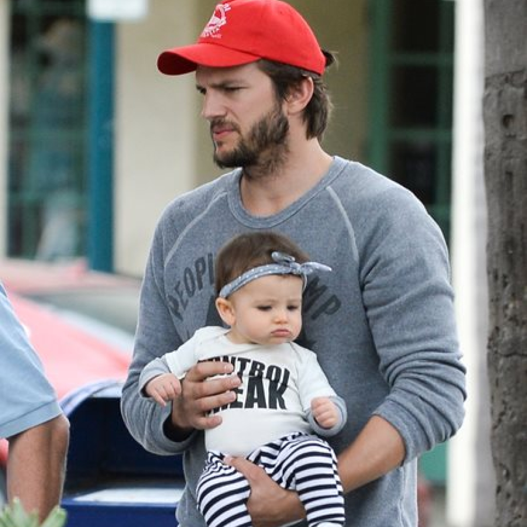 ashton-kutcher-daddy.jpg