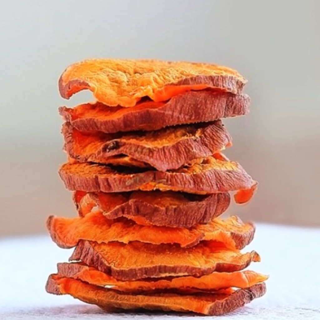 crispy-baked-sweet-potato-chipsξαθετα.jpg