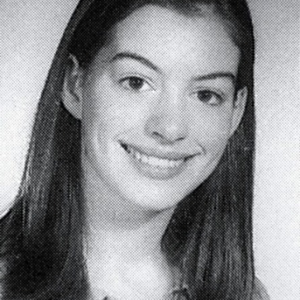 Anne-Hathaway2.jpg