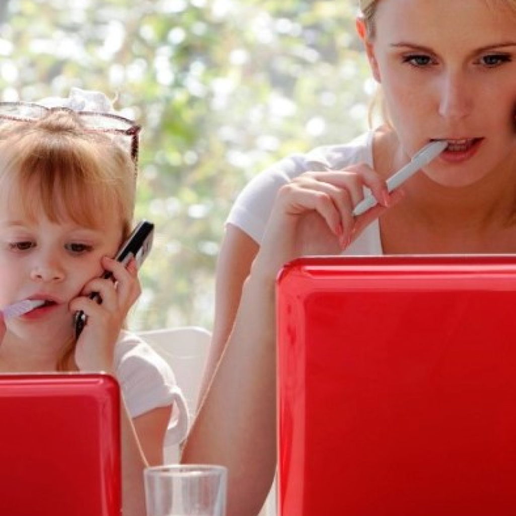 WORKING-MOM-Daughter-1.jpg