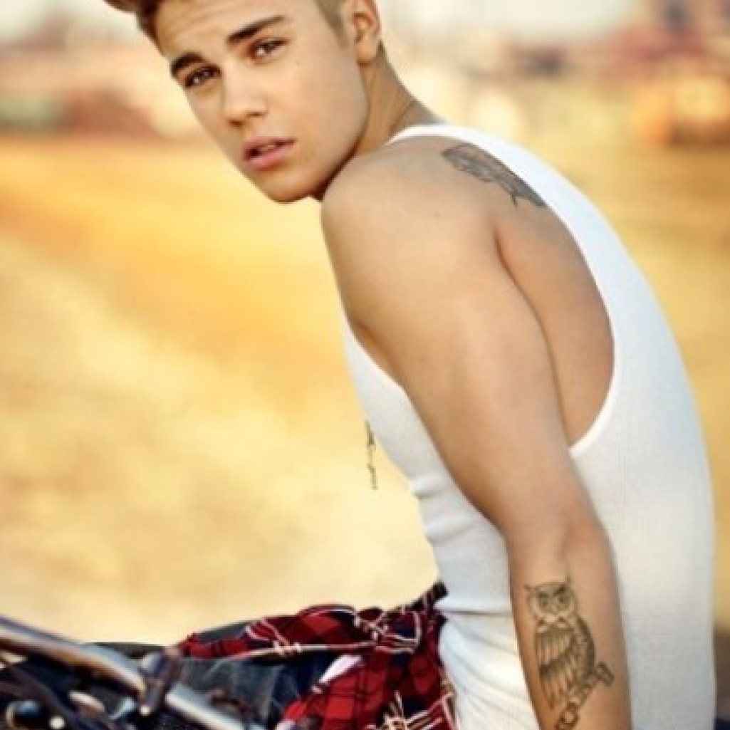 justin-bieber-teen-vogue-may-2013-8-433x560.jpg