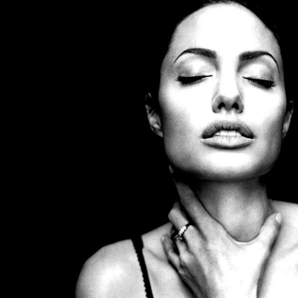 Angelina-Jolie-324.jpg