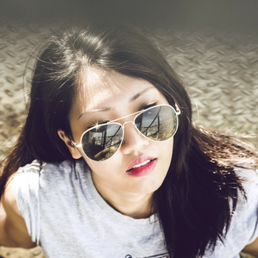 woman-model-sunlight-sunglasses-527399367.jpeg