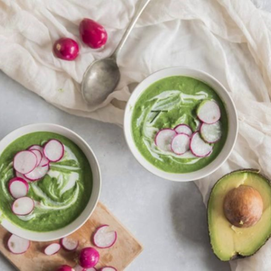 zuppa-avocado-spinaci-ravanelli-croccanti-1021x580.jpg